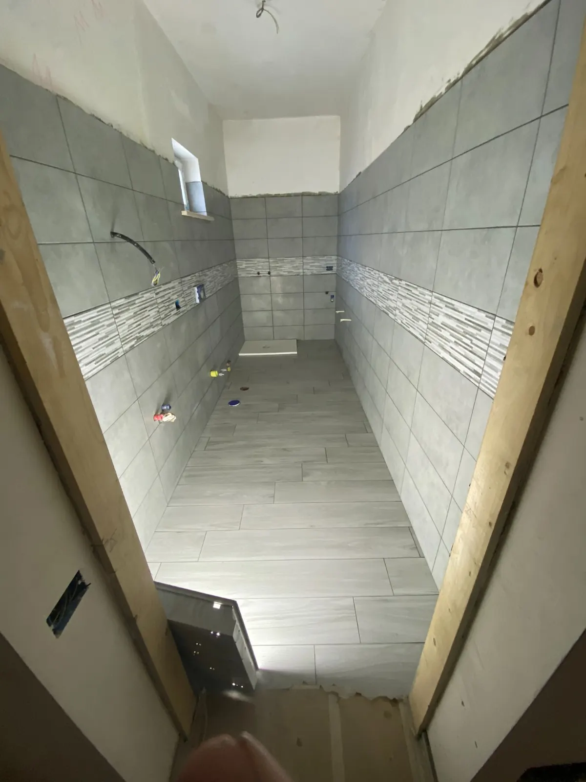 Posa di pavimenti e rivestimenti