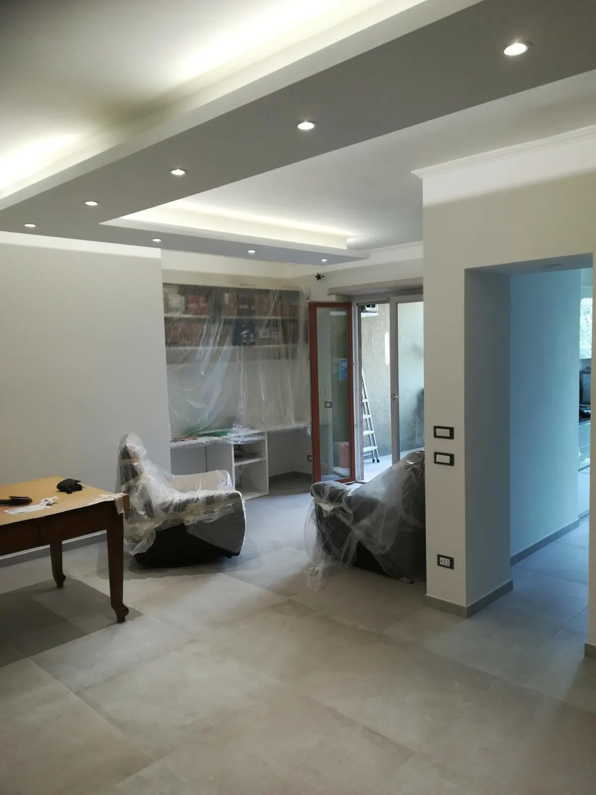 Controsoffitto in cartongesso con illuminazione a incasso