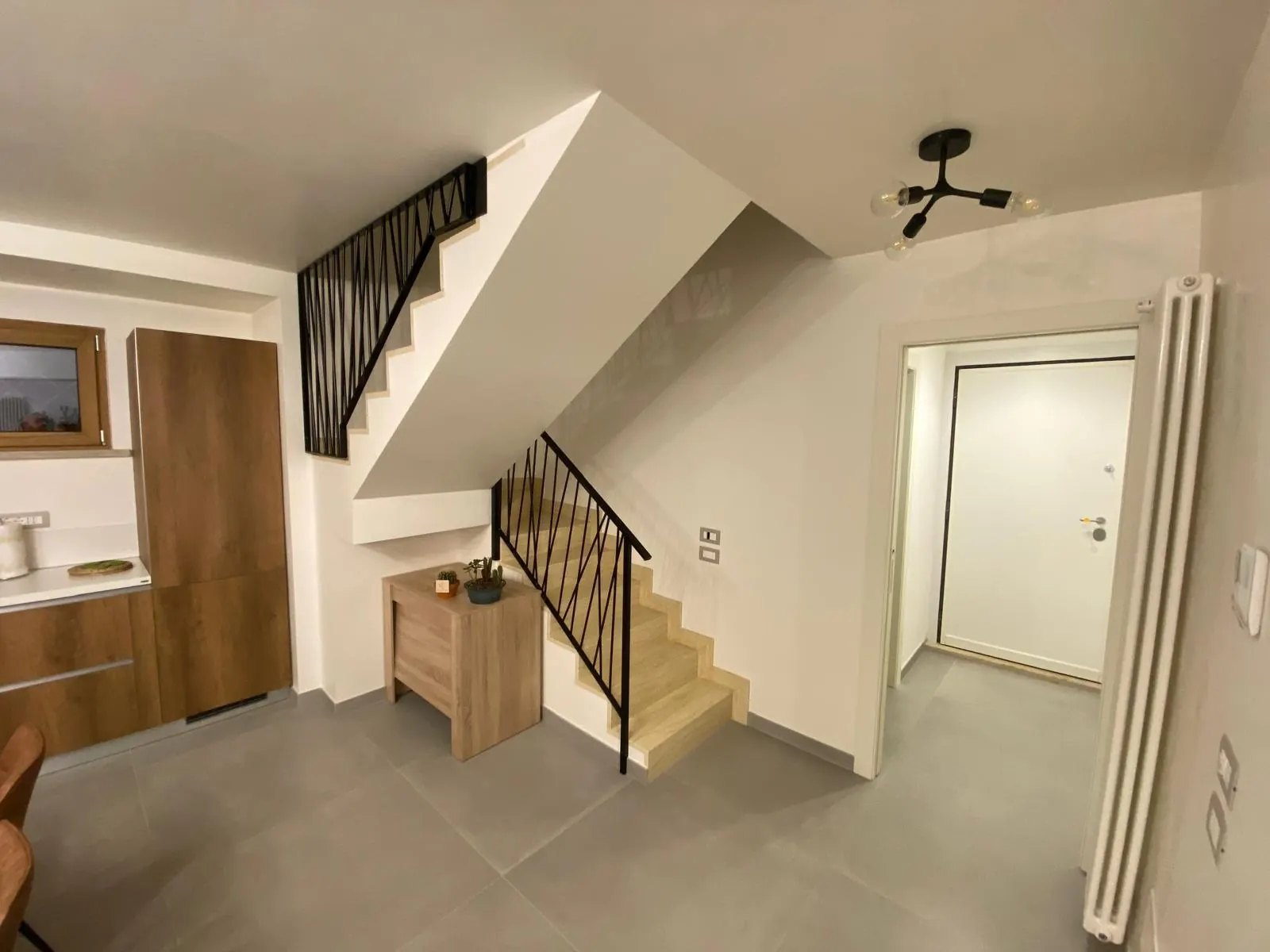 Scala interna in una casa ristrutturata